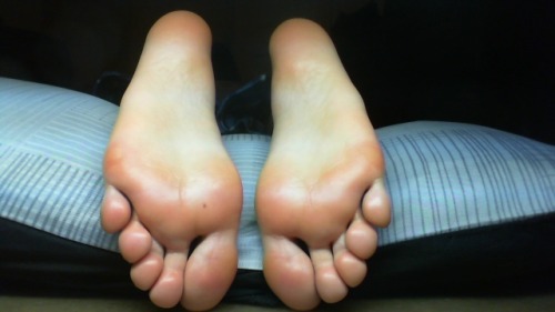 tklswitch:Per request, here’s a picture of my feet :) 