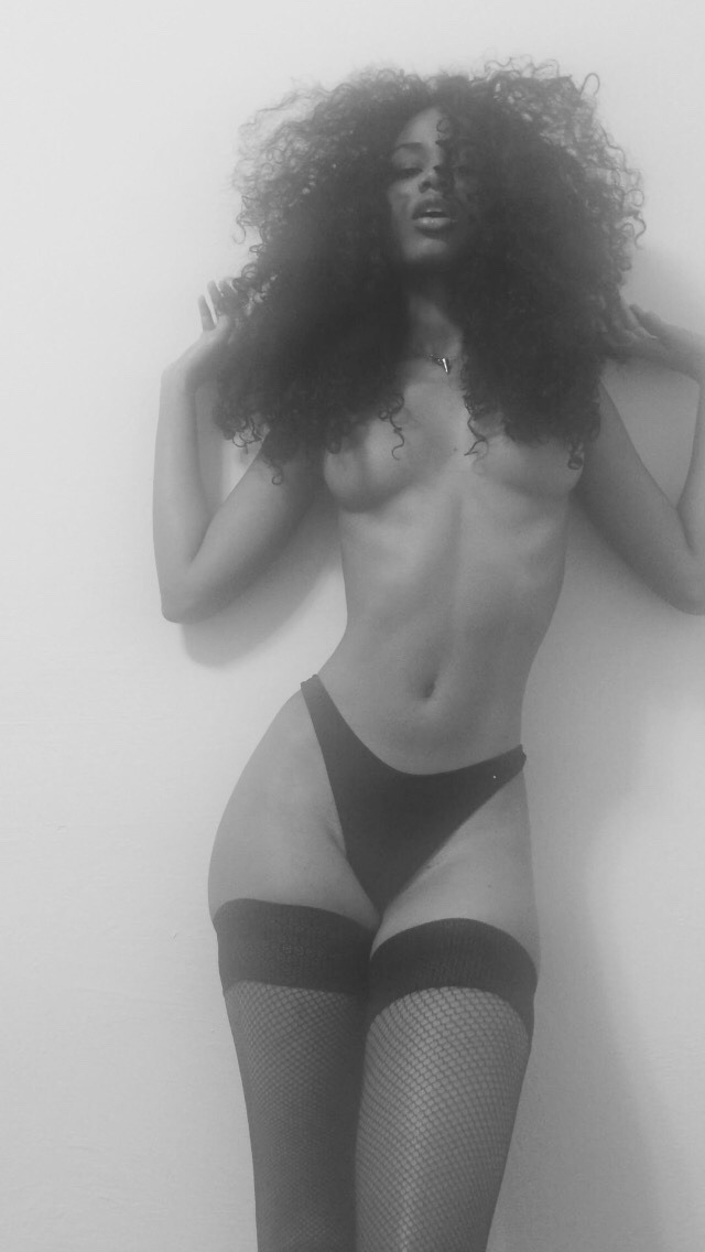 sweetvulgarity:Blackout. Full body edition ;) #BLACKOUT