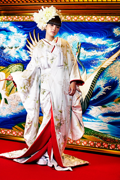「M / mika ninagawa」 wedding kimono collectionMika Ninagawa is famous for her very colorful photos an