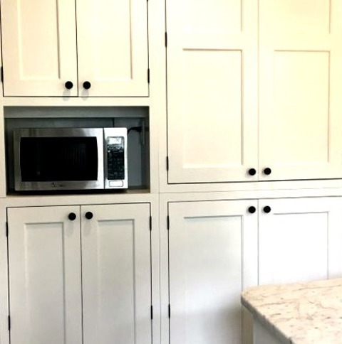 Pantry Kitchen Example Of A Mid-sized Arts And Crafts L-shaped Dark Wood Floor And Black Floor Kitchen