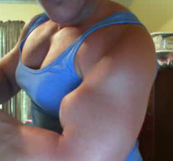 musclesandimplants:  lv4femalemuscle:The incredible biceps of Michelle RussellGood
