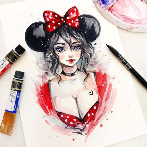 Minnie Mouse  This mouse loves red color and swimwear. He also loves the famous Mickey Mouse⚫️⚫️ I d