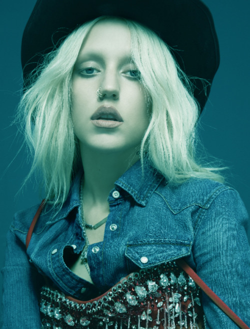 Brooke Candy by Liam Warwick for Wonderland Magazine http://its-erva-venenosa.tumblr.com/ - légalise