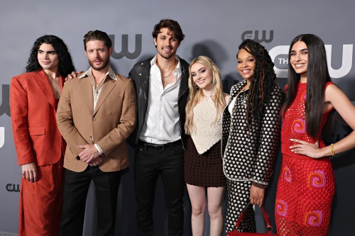 jensenackles-daily:Jensen Ackles, Meg Donnelly, Jojo Fleites, Drake Rodger, Nida Khurshid, and Demet