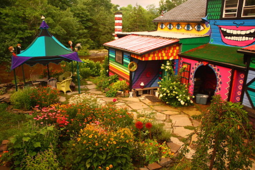 archiemcphee:Artist Kat O’Sullivan, aka Katwise, (along with help from her partner Mason Brown and their friends) transformed a dilapidated 19th century farmhouse in the woods near the hamlet of High Falls, New York into a technicolor dream house. Both