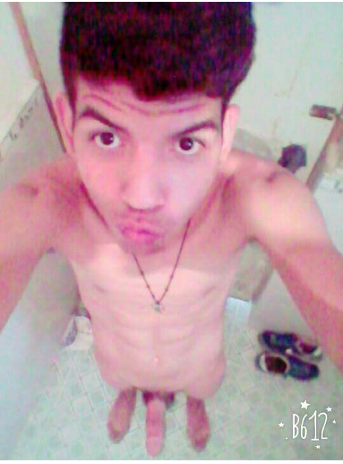 carlosams00:  El es Jesus es de Guadalajara Es heterosexual Se calento muy rapido con unas fotos de mi chica falsa y ame su culo