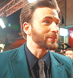 joshbryan32love:  tsundereslasher:  Chris Evans Alphabet → Beard  Respect The
