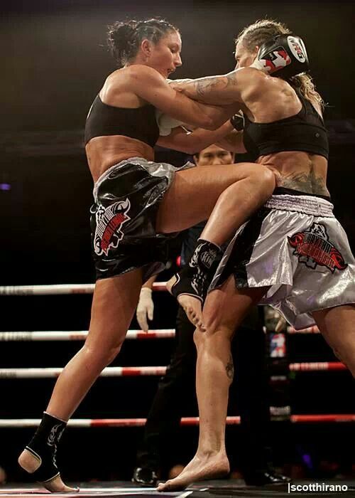taichi-kungfu:  So charming muay thai lady!!