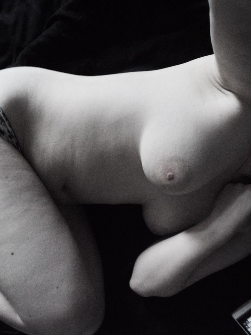 classically-curvaceous:  Best of Classically Curvaceous 2013- Black and White edition