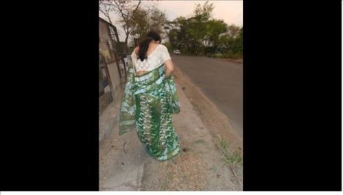 vickydelhibull:Without peticoat..