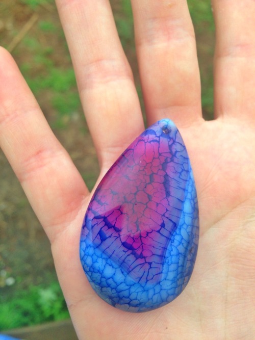 roseymaplemoth:  maerchen-and-helden:  roseymaplemoth:Dragon’s Vein Agate  I WISH I WISH WITH ALL MY HEART TO FLY WITH DRAGONS IN A LAND APART  I love you for this comment ok