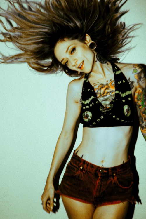 excitedpigeon:  Excitedpigeon:  “Expressionsim” Theresa Manchester by Lucas Passmore for FE!  