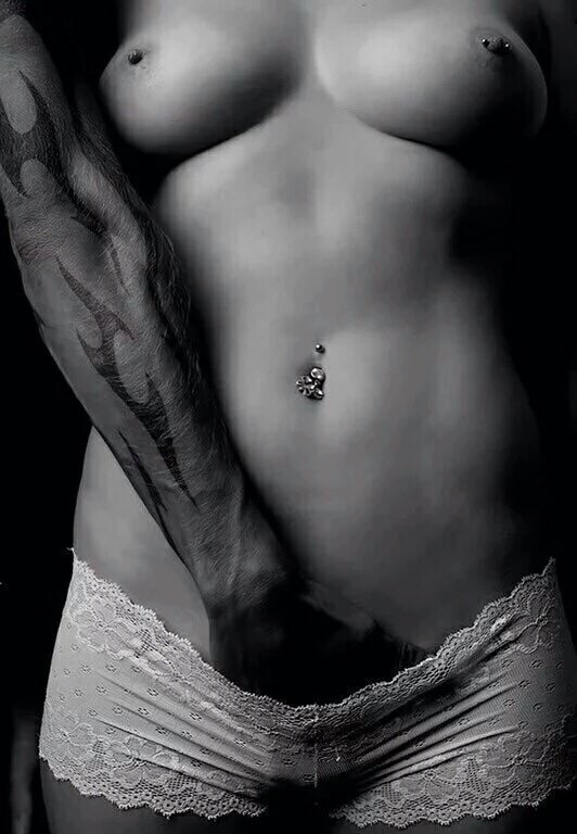 sumisa-lily:  Hands on