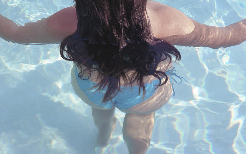 laurencrowphoto:  amanda in the pool palm springs, CA april-2015 Website // Tumblr