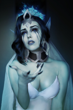 league-of-legends-sexy-girls:  Morgana Cosplay 