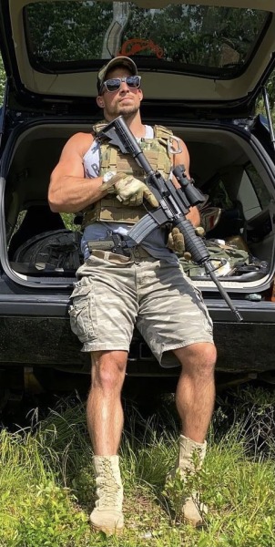 maxx-magnum:Woof!!  we lead, you follow