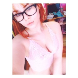 megxnmxrie:  Got some lovely items this set includes thank you for buying me it Scot ^.^ I love it xo