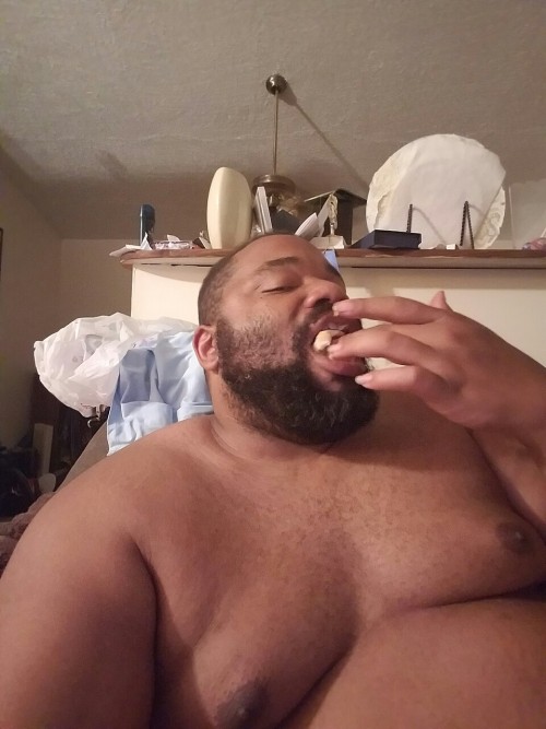 bhm-whim:  joshyexjock:  I am starting to feel so fat but I need a lot more  You are the man Josh!   Joshy’s getting massive. 