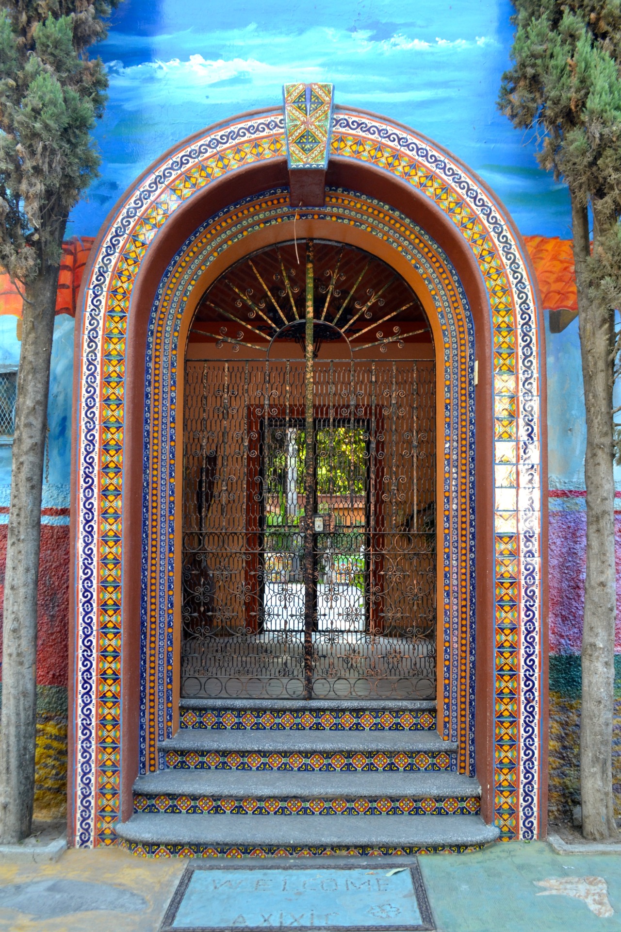 andynessy:  La puerta más bonita. Fotografía: Andy Castillo Locación: Ajijic,