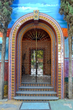 andynessy:  La puerta más bonita. Fotografía: Andy Castillo Locación: Ajijic, Jalisco, Mexico. 