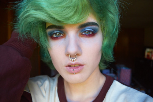 spectredeflector:  ★UNLOCK THA COOL HAIR★(THERE’S A BUNDLE SALE FOR GREEN + YELLOW GOIN’ ON FOR ST. PATTY’S RIGHT NOW!) Today’s makeup with and without a lip~ The color pallet was inspired by Vileplume.  Lipstick is “Androgyny” by Jeffree