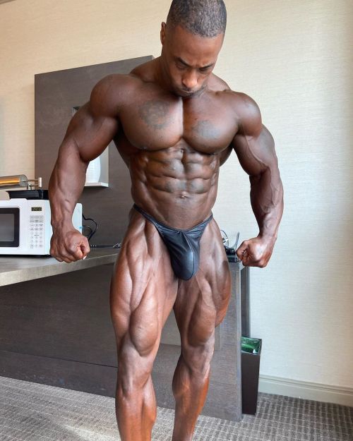 muscleryb:    Dectric Bo Lewis  