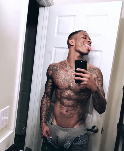 sexnthecloset:  IG: Iamtylerp_