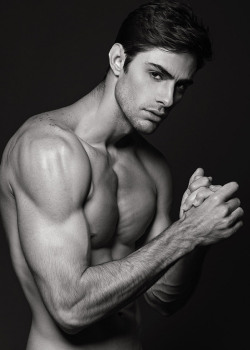 hottieliciousblog:  Diego Rovo by Wong Sim Posted May 31th, 2014 at Hottielicious Blogspot View Post 