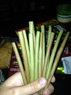 dank-city:  loafyn:  13 blunts, 2 edibles,