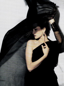 supermodelobsession:  Vogue UK February 1989&ldquo;Shadow and Light&rdquo;Model: Tatjana PatitzPhotographer: Sante D’Orazio 