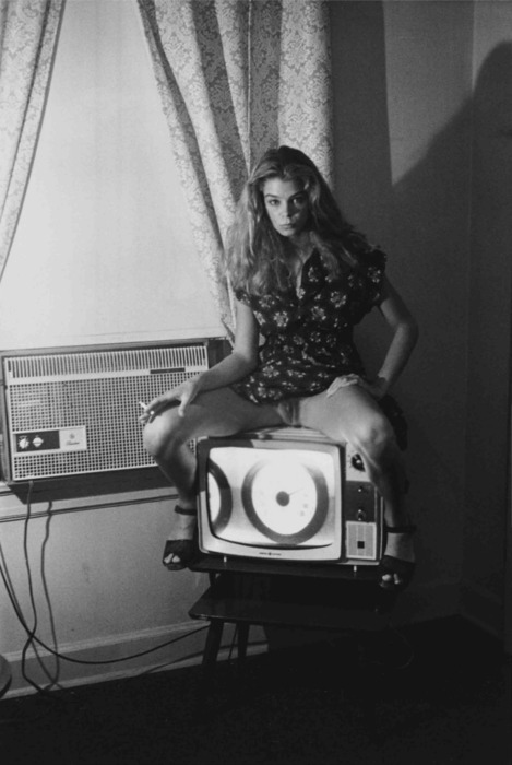 electricstateco:  &lsquo;200 Motels&rsquo;, Kristine DeBell, August 1976