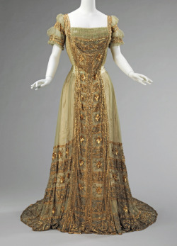 chandelyer:Ball gown, 1910sMrs. Osborn Company