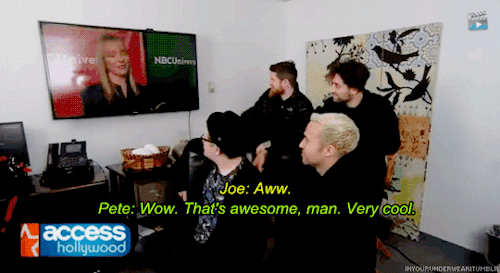 inyourunderwear-blog: Access Hollywood shows Fall Out Boy a clip of Uma Thurman talking about their song ‘Uma Thurman’ (x)