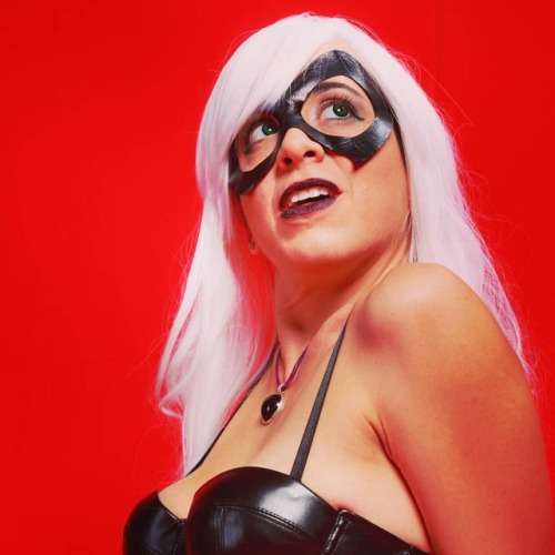 Shots from the club dress version of #BlackCat by @feliciahardycosplay. See the full photshoot at ou
