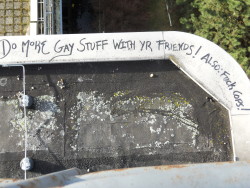 queergraffiti:  “do more gay stuff