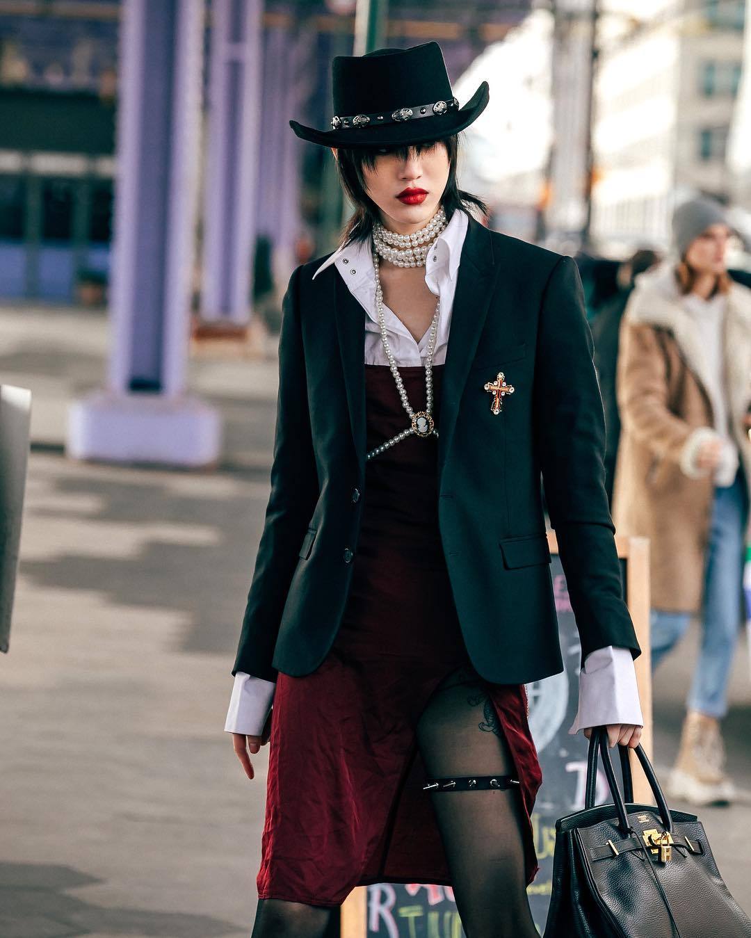 New York SS 2019 Street Style: Sora Choi - STYLE DU MONDE