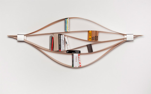 noraleah: Flexible Wooden Bookshelf (via nevver) Stunning.