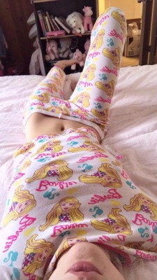 dumdolly: dolly wuuuvvvsss her new jammies 