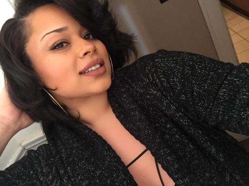 gawdofdopeshit:  keepit8-m0rethan92:  lostwithinmyownreality:  pimpbyblood06:  So pretty 😩  Wow  😻😻  She pretty as hell 