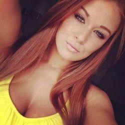 my-favorite-redheads:  So damn beautiful. 