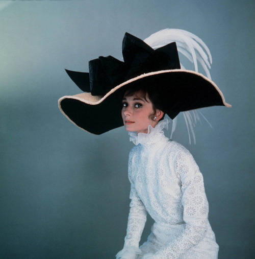 XXX theswinginsixties:  Audrey Hepburn in â€˜My photo