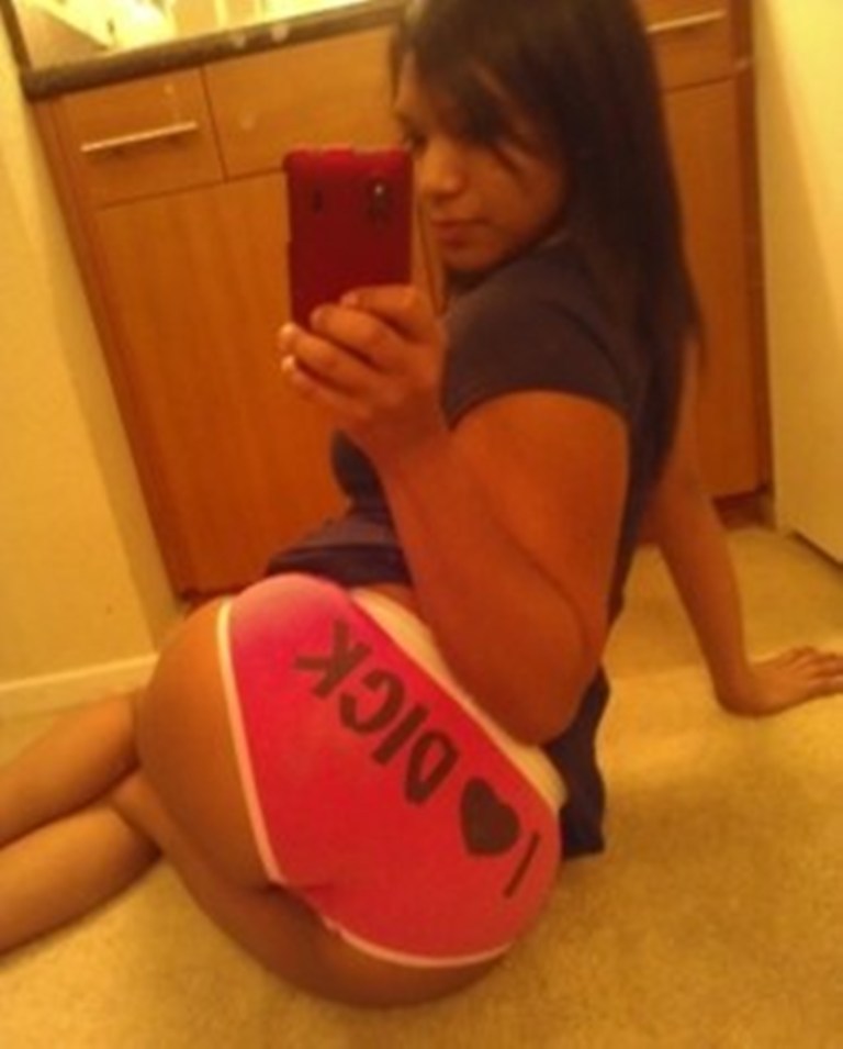 badbroads:  http://badbroads.tumblr.com/ TJ’s Bad Broads: The # 1 Source For The