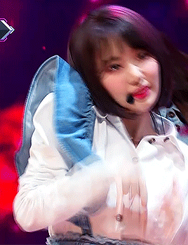 akb48love:  Sakura ♡ La Vie en Rose (181101 @M!Countdown)