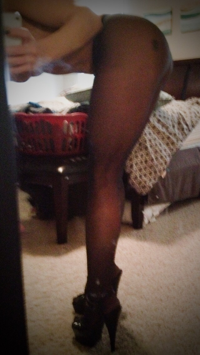 brityjo23:  …pantyhose selfie💋