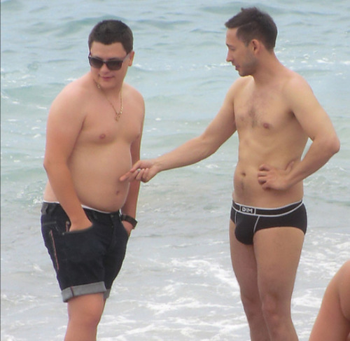 fuckyeahbeerbellies:  these two need to switch suits 