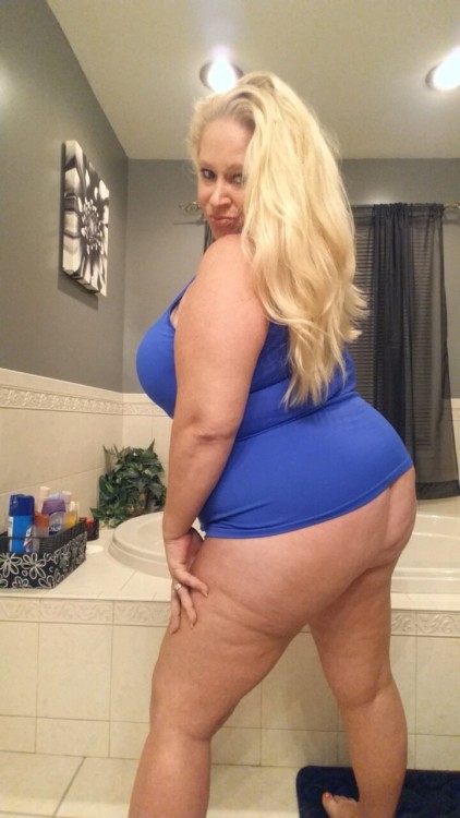 jasminedd:  I love it when you look at me that way…