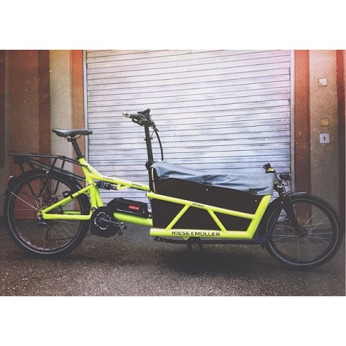 twotoneatl: #soviz #chartreuseabuse dual suspension e-bike #bakfiets #baaw. (hier: Extratour)