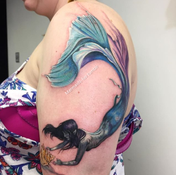 mermaids-luv:    Mermaids and tropical tattoos blog🌊🐚🐠🐙🐟🐠🐳🐬 follow on Instagram @mermaids_luv  