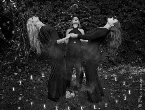 lilspookybunny:Some darker photos this time ^^ hope you all will like it