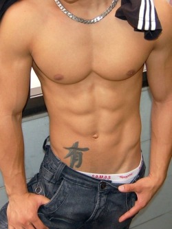 waistbandboy:  Waistbandboy